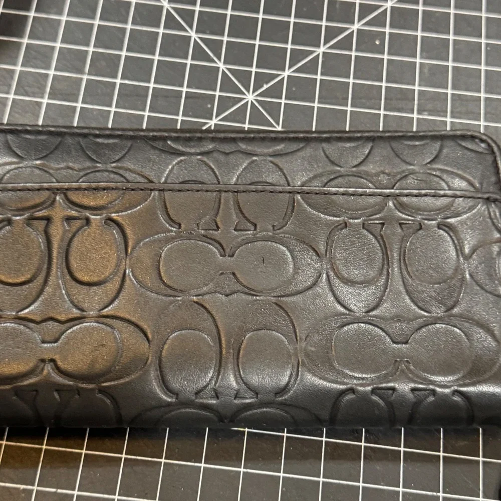 Coach Accordion Zip Wallet Black Signature Debossed‎ Leather Long Clutch Wallet